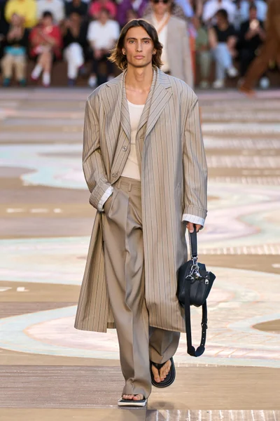 Look 61